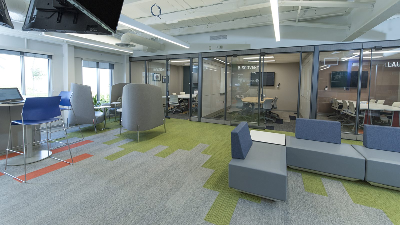 DNA from Teknion installed by Open Mind Interiors
